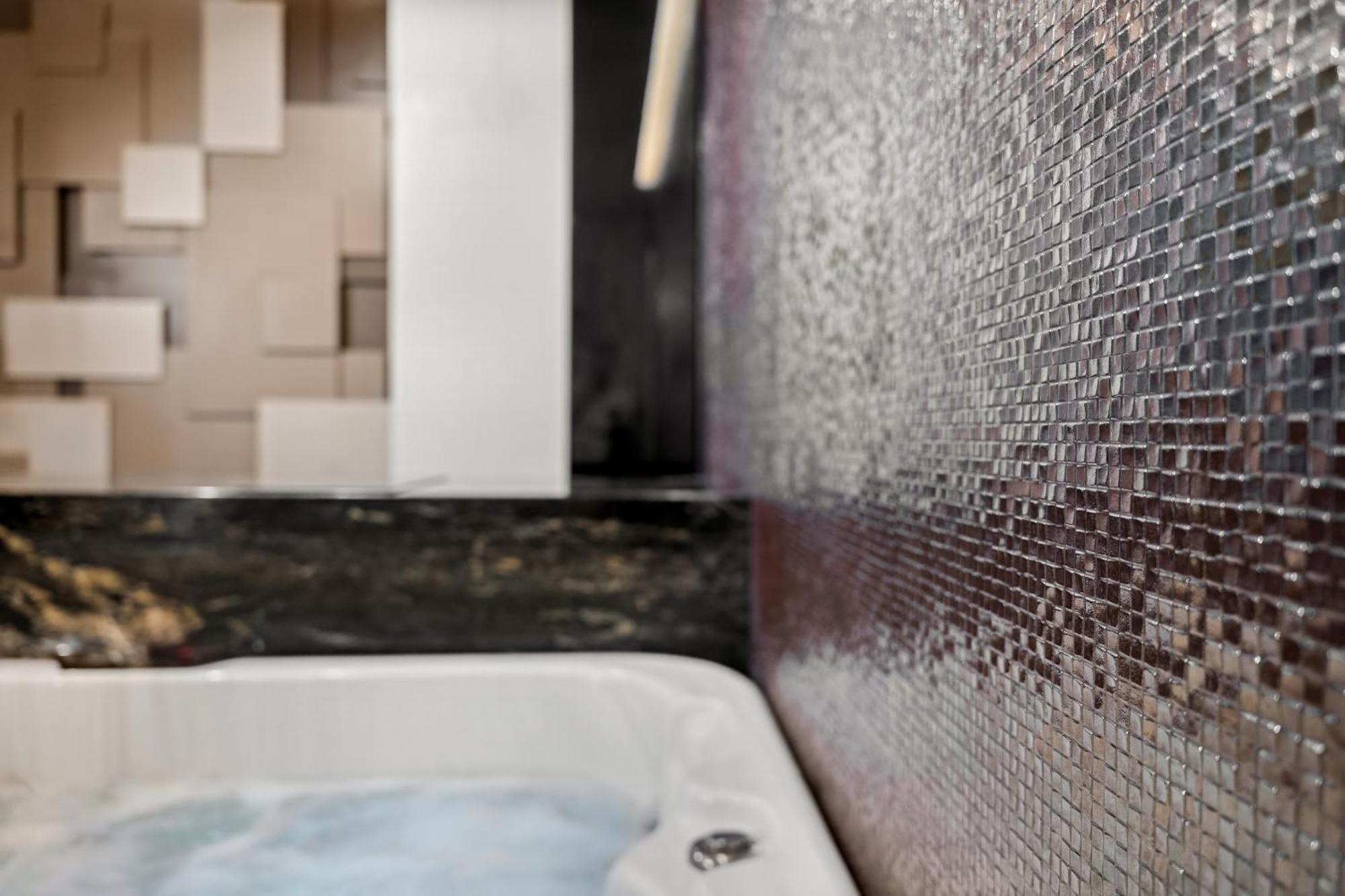 Secret Lounge - Cozy Studio With Sauna And Jacuzzi VNO Exteriör bild